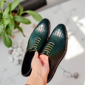 Zapatos de piel con estampado de cocodrilo hechos a mano para hombre, zapatos Oxford de piel chapada de lujo, calzado de diseñador para vestidos formales y bodas.