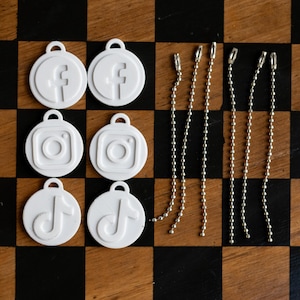 NFC Social Media Keychain Blanks – Tap to Share Instagram, TikTok, Facebook – 3D Printed Custom Key Tag