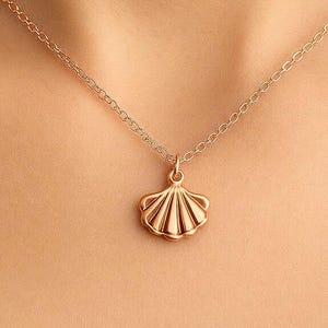 Rose Gold Sea Shell Pendant Charm Layered Necklace Minimalist Handmade Jewelry for Women Men