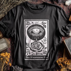 DAS FLÜSTERN AUGE Tarot T-Shirt | Goblincore Shirt, Cottagecore, Feminist, Witchy, Wicca, Tarot Karte, Yonic, Baumwoll T-Shirt, Geschenk für Frauen