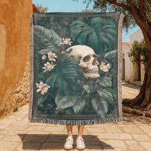 Manta tejida 100 % algodón con calavera botánica gótica, para Dark Academia Friend, manta tejida Moody Cottagegore Hobby, tapiz decorativo Memento Mori