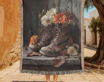 Manta tejida 100% algodón con diseño de botas rústicas y flores, manta floral vintage para amantes de la jardinería, manta de estilo campestre, regalo inspirado en la naturaleza.