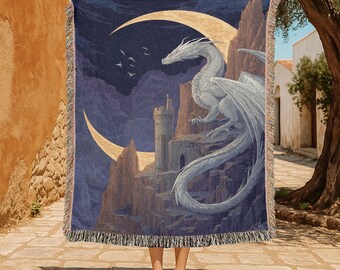 Koc z tkaniny bawełnianej Dragon Enthusiast 100%, koc dla miłośników fantasy, koc z gobelinem z motywem księżycowego zamku, przytulny koc dla graczy