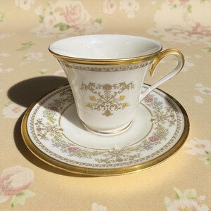 Vintage Lenox Castle Garden Tea Cups & Saucers – Set of 4 – Fine Bone China, Made in USA – Discontinued Pattern, Elegant Gold Trim