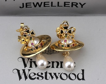 イヤリング、樹脂、スリーパー「グリーンリーフ」モチーフ ゴールド