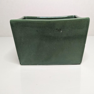 Maceta rectangular vintage de cerámica Haeger de mediados de siglo, color verde brillante, de 6 pulgadas.
