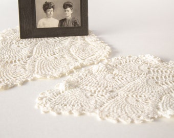 Pineapple Lace Crochet Doilies Set of Two Circa 1960s