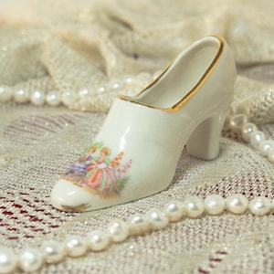 Vintage Miniature Shoe Sisters In The Garden Gold Accent