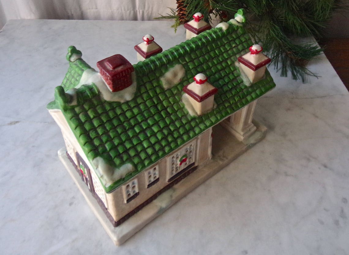 Texaco town filling station christmas