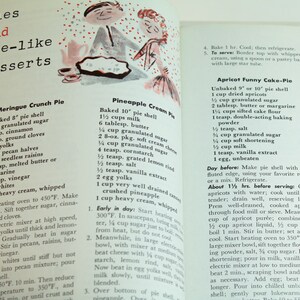 Vintage Book Of Delectable Desserts Good Housekeeping Cookbook 1958
Fabulous Desserts With Step-by-Step Directions.
Some Recipes For Weight Watchers.
The booklet measures 8 1/2 by 6 inches.
Good condition, slight signs of wear and use; NO Stains.
Clean white pages.