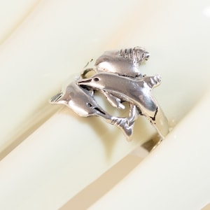 Vintage Dolphins Ring Size 7 3/4