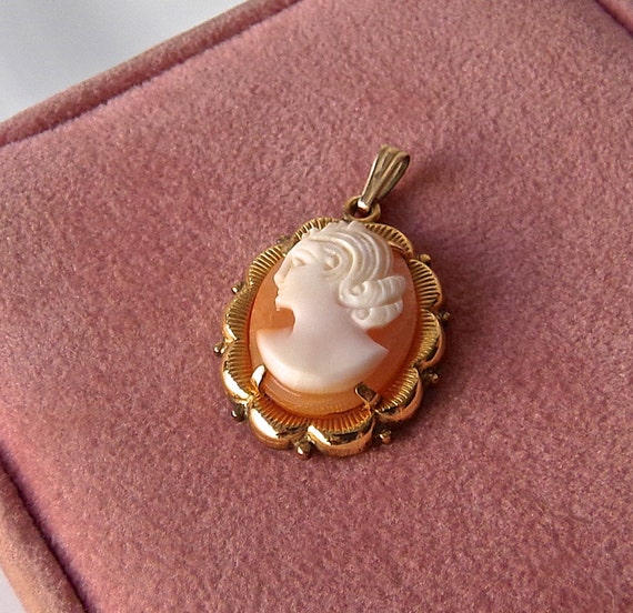 Cameo Pendant Necklace 12KGF Signed - image 5