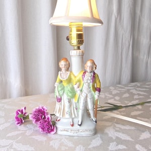 Vintage Table Lamp Colonial Couple Mid-Century Bedroom Light