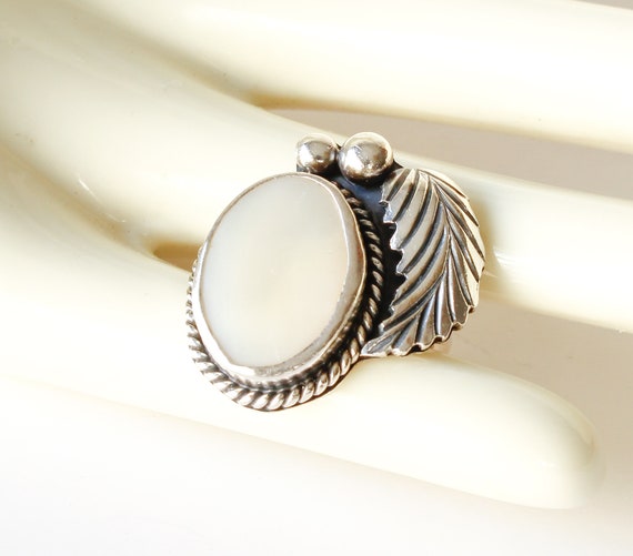Large Vintage Southwestern Mother of Pearl Sterling Ring Size 8