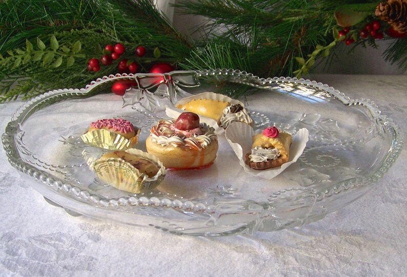 Vintage Serving Plate Dessert Platter Christmas Bow Design