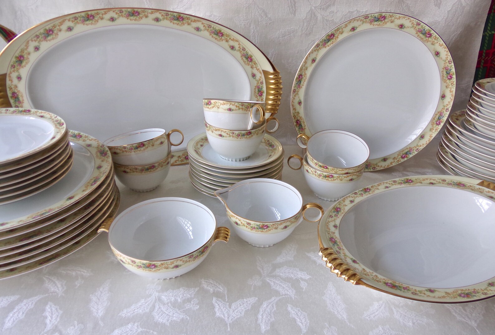 Dinnerware Place Settings for Eight Meito Modern Windsor 22 K Etsy
