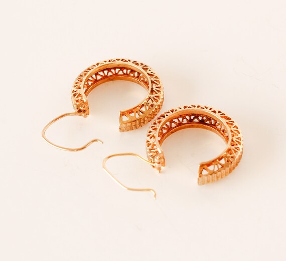Vintage 10KT Gold Hoop Latch Earrings - image 4
