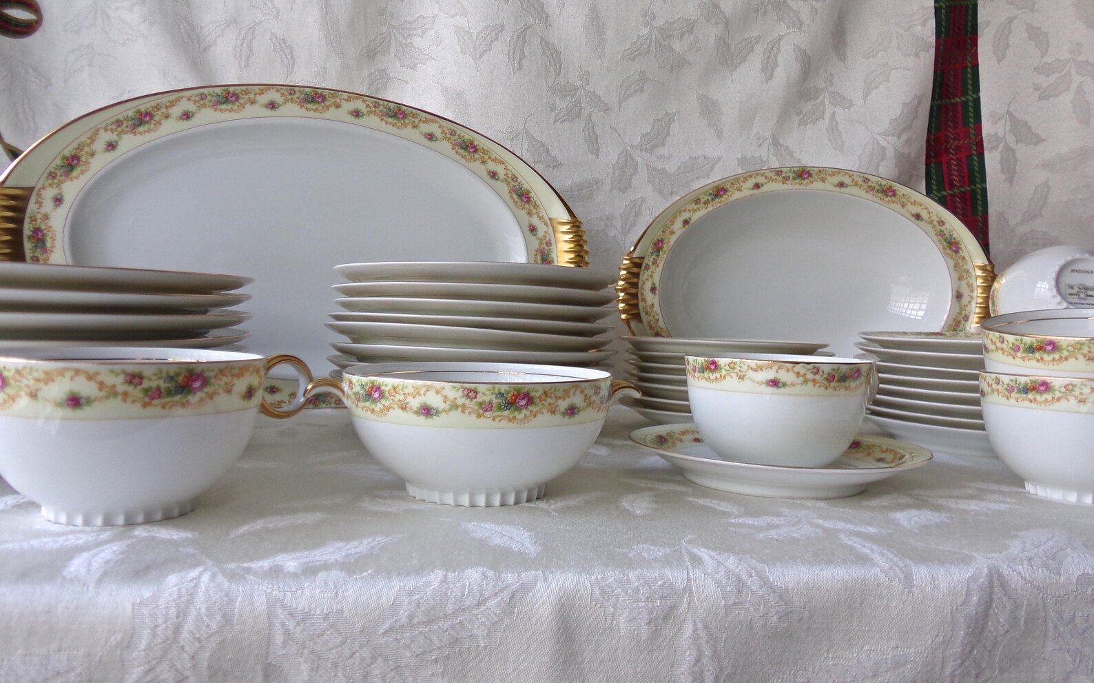 Dinnerware Place Settings for Eight Meito Modern Windsor 22 K Etsy
