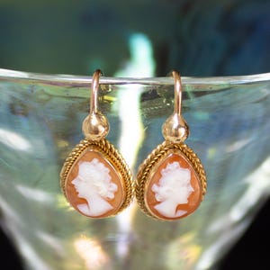 イエローゴールド彫刻シェルカメオヴィンテージスタッド