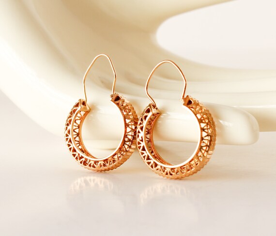 Vintage 10KT Gold Hoop Latch Earrings - image 5