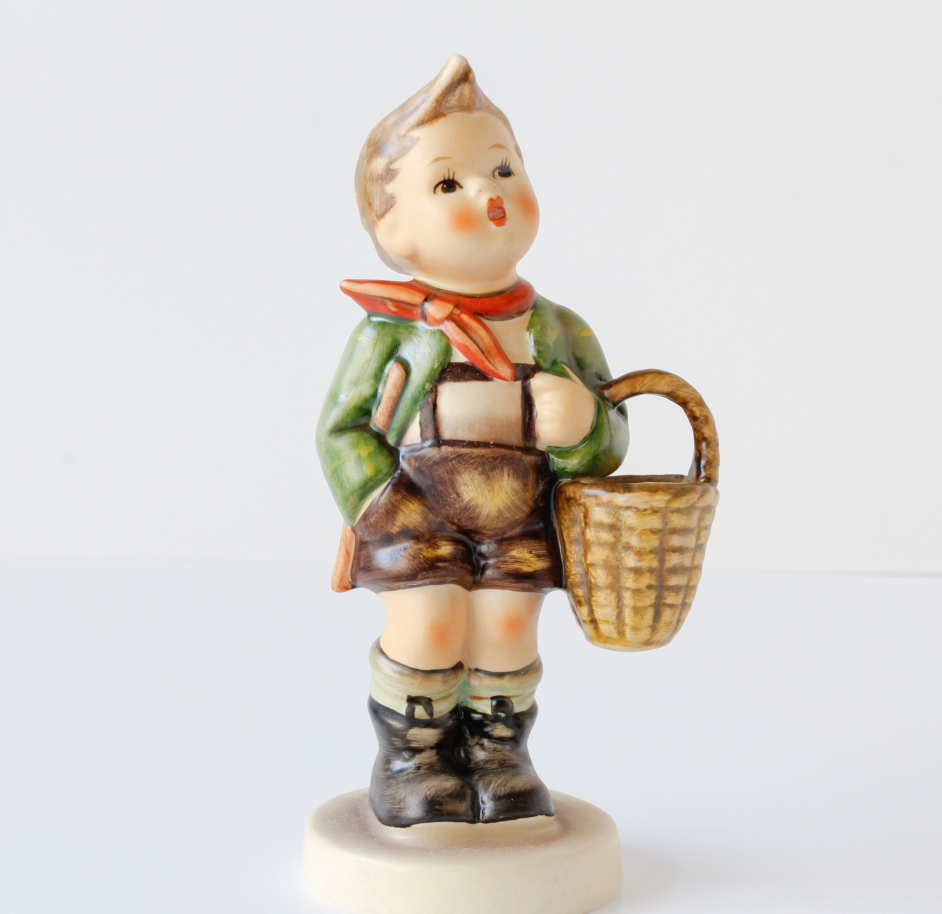 陶器製少年フィギュア バスケット付き　Goebel Vintage Hummel Village Boy, Goebel W Germany 1978 - Etsy UK