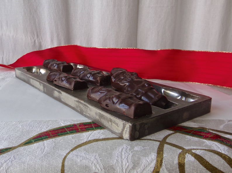 Vintage Chocolate Candy Mold Nine Santas