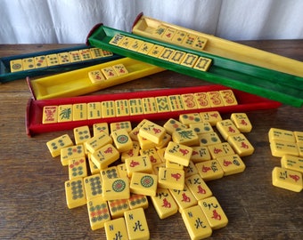 Vintage Mahjong Set Leatherette Case Bakelite Tiles 152 piece Chinese Game by Lowe 1950s