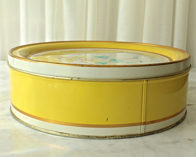 Vintage Cookie Tin Lemon Yellow Maurice Lenell Chicago Collectors Edition