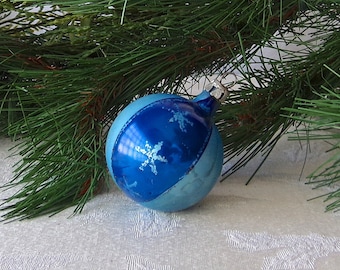 Christmas Ornament Blue Ribbed Reflector