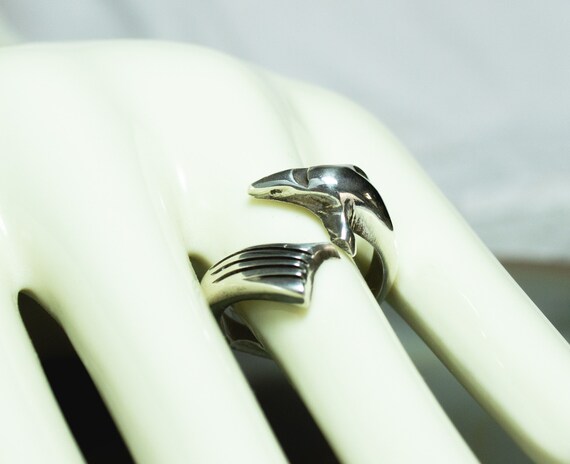 Bague Vintage 1970 Plaqué Or – Motif Dauphin, Taille 57, Neuf Parfait État