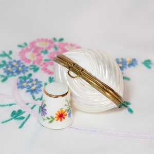 Vintage Mother Of Pearl Thimble Case With Thimble