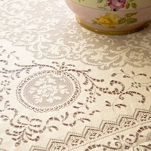 Nappe vintage en coton écru fabriquée à la machine 62 x 58