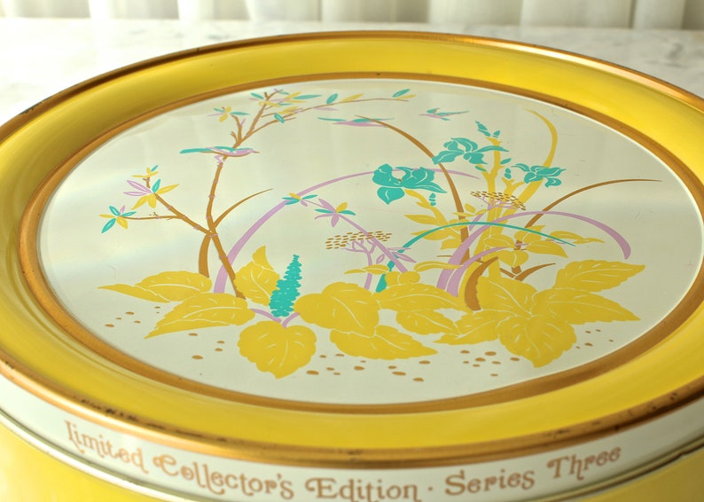 Vintage Cookie Tin Lemon Yellow Maurice Lenell Chicago Collectors Edition