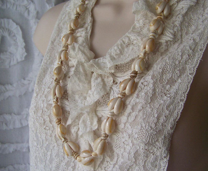 Seashell Rope Necklace Conch Shells Vintage Beach Jewelry image 2