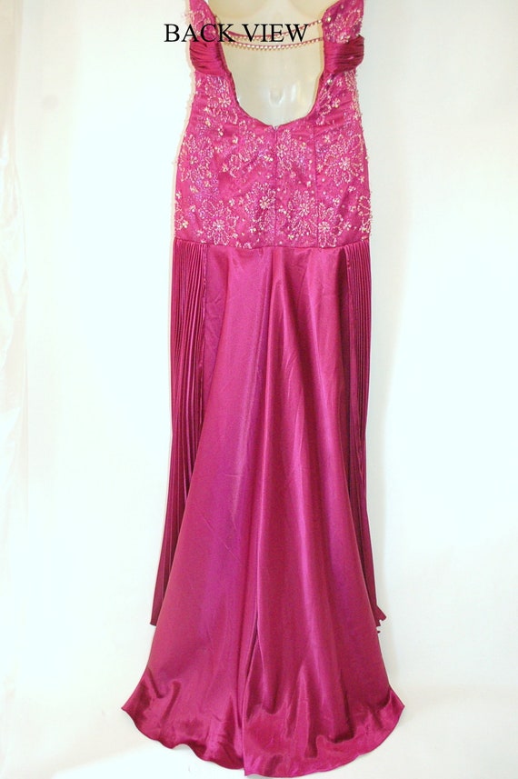 Gorgeous Burgundy Scarlet Floor Length Gown - image 5