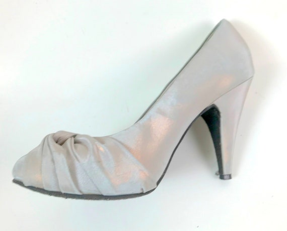 Vintage Silver Iridescent Peep Toe Pumps - image 1