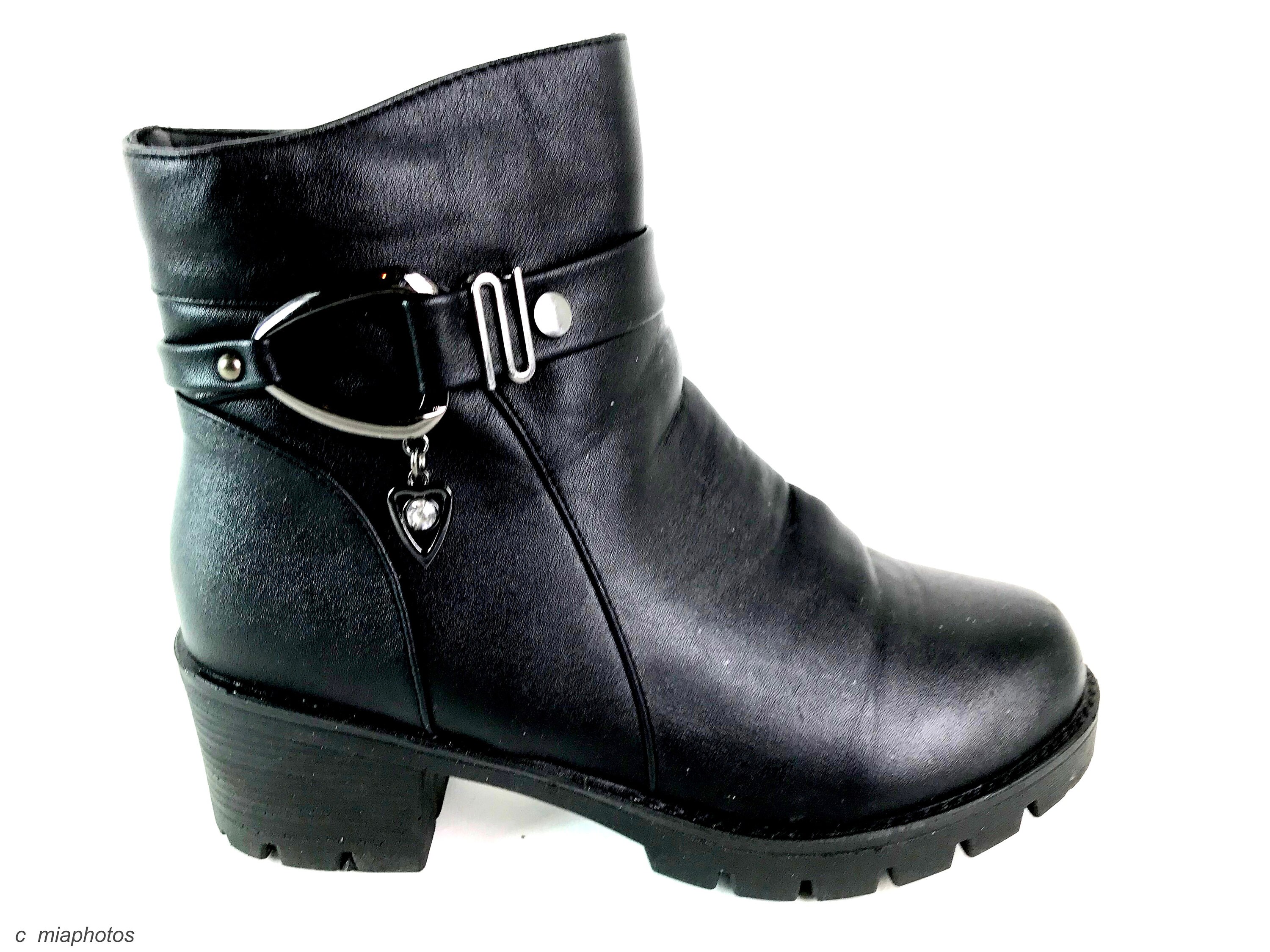 black ankle boots comfy