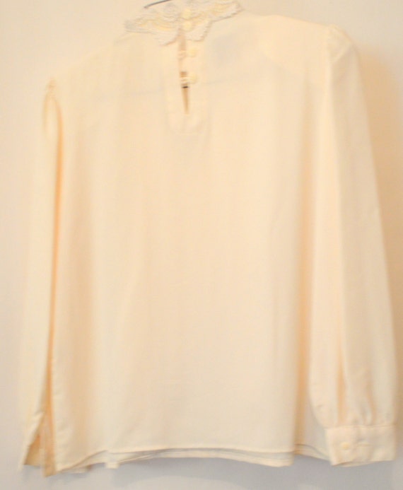 Classsic vintage vanilla cream blouse with ruffle… - image 3