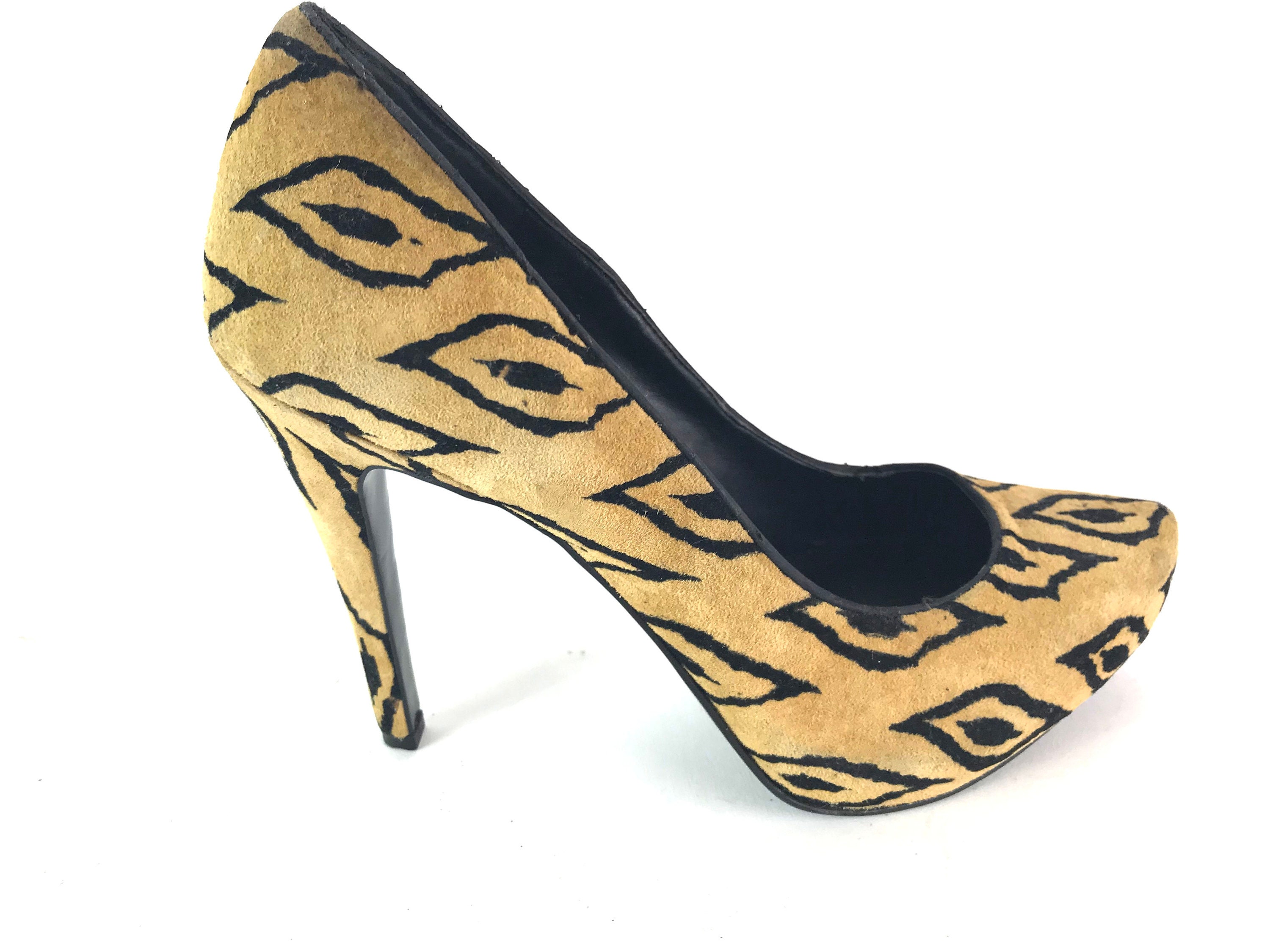 Vintage BCBG Tierdruck Wildleder Pumps
