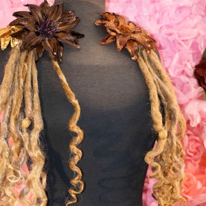 Diva Dreads in Blonde Super Curly Dreadlock falls