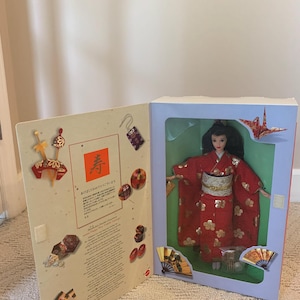 Vintage 1995 Mattel Hapoy New Year Barbie