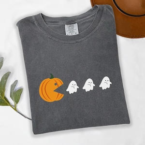 Halloween Pumpkin Pacman Tee, Cute Halloween Shirt, Pumpkin Video Game T-Shirt, Gamer Shirt, Comfort Colors Retro Fans Shirt, Pac-Man shirt