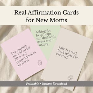 Puede incluir: Tres tarjetas de afirmación en colores pastel para nuevas mamás. Las tarjetas tienen frases como "Me he ganado 10 (o 30 o 90) minutos más de sueño" y "¡La vida es buena, mira lo que he creado!" Las tarjetas están etiquetadas como "Imprimible • Descarga instantánea".