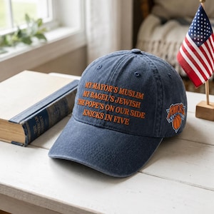 Mijn burgemeester is moslim Mijn bagels Joods The Pope Is On Our Side Knicks In Five geborduurde hoed, 2026 New York City Parade, NYC fancadeau