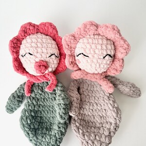 Blossom Baby Posy lovey, crochet blossom, crochet lovey, Posy lovey, crochet lovey toy, crochet lovey flower, blossom snuggler, snuggler