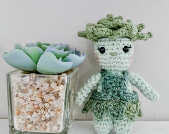 PDF CROCHET PATTERN - Vera the Echeveria Succulent Sprite