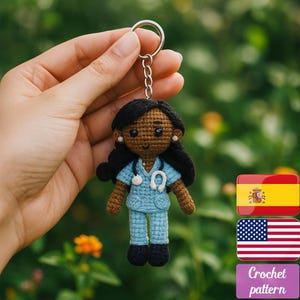 Gehäkelte Amigurumi Krankenschwester Schlüsselanhänger - Handgemachte Krankenschwester Puppe, Geschenk für Mediziner, Krankenschwester