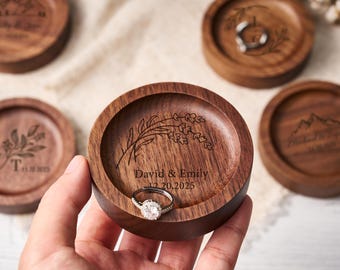 Custom Floral Ring Dish, Personalized Wedding Ring Holder, Engagement Ring Tray, Romantic Wedding Gifts for Bride, Couples' Keepsake