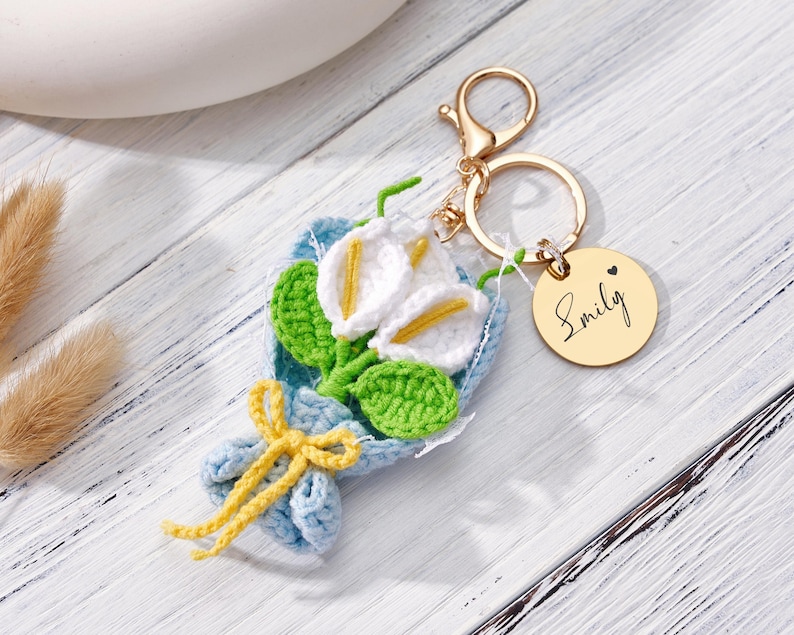 Crochet Bouquet Keychain, Personalized Mini Bouquet Charm, Custom Floral Bag Charm, Bridesmaid Proposal Gift, Graduation Gift zdjęcie 9