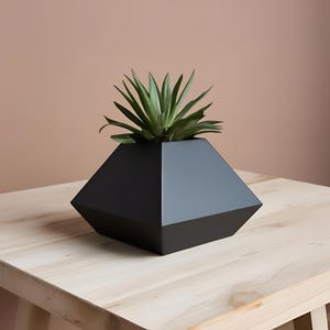 Modern minimalistisk pyramidvas | Japandi blomkruka | Geometrisk växtkruka | 3D-utskriven designvas | Skandinavisk inredning